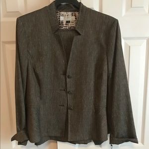 Tahari brown tweed skirt suit. Size 18.